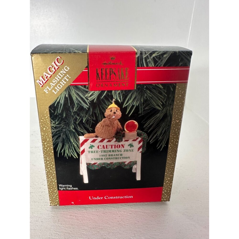 Hallmark Keepsake 1992 Magic Flashing Light Ornament Under Construction Bear